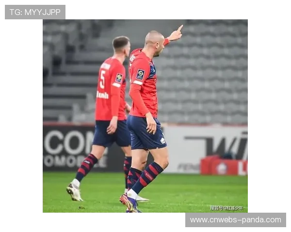 朗斯3后卫体系解析：高速推进与定位球成逆袭关键