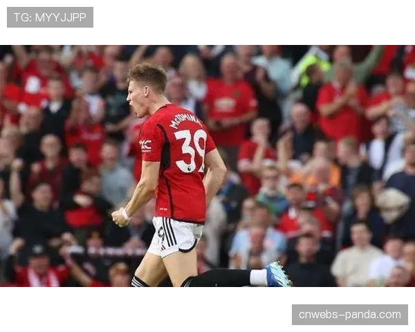 梅斯队内举行定位球防守演练,重点强调对第二落点的保护 梅斯队内举行定位球防守演练,重点强调对第二落点的保护