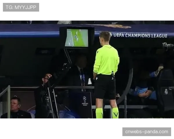 消息人士透露：欧足联考虑引入新规，限制门将手接回传球的处理时间以鼓励高位压迫